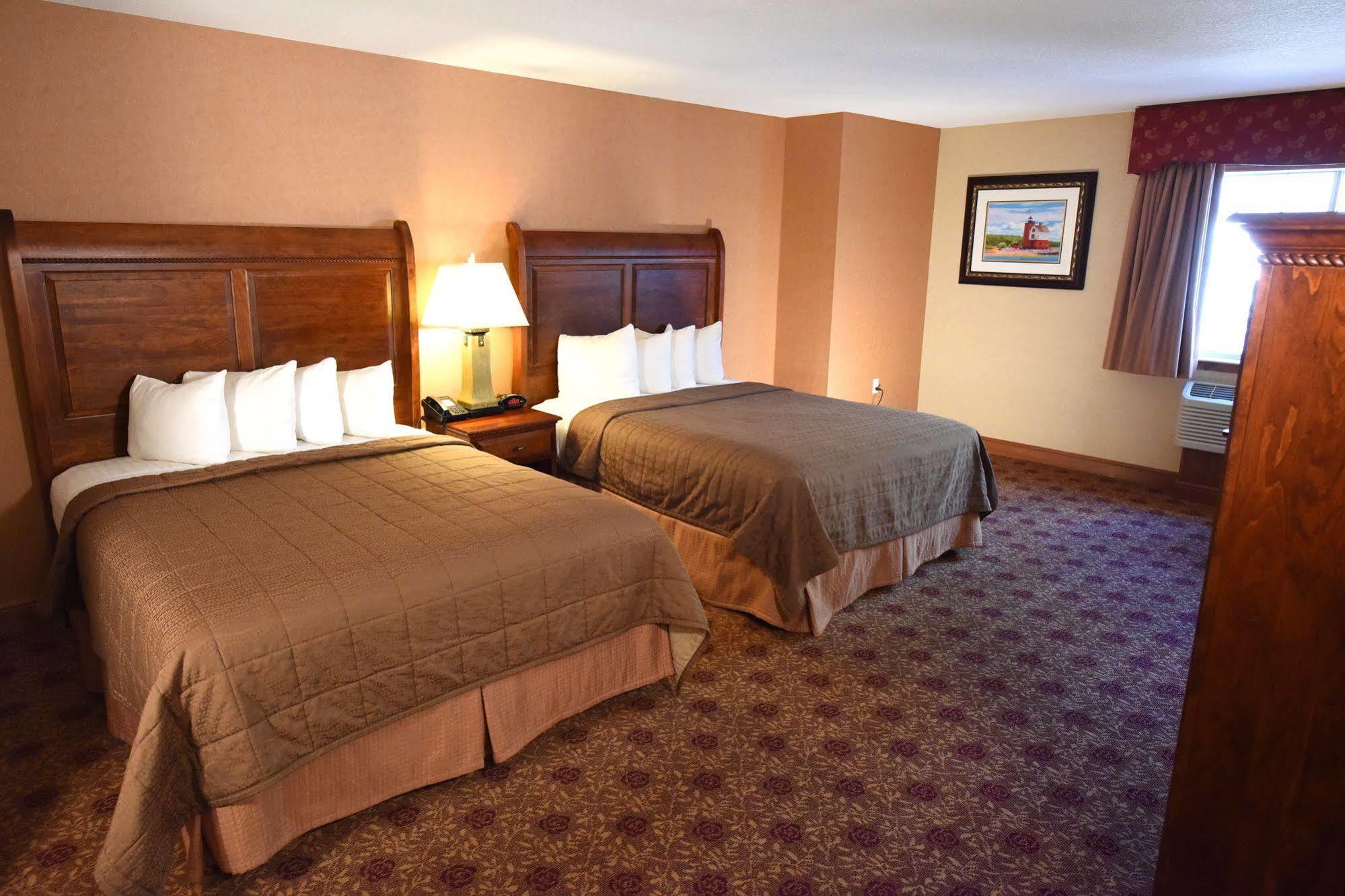 Hamilton Inn Select Beachfront Mackinaw City Eksteriør bilde